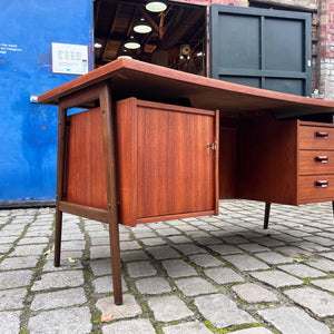 Freistehender Schreibtisch Teak von VKW Möbel