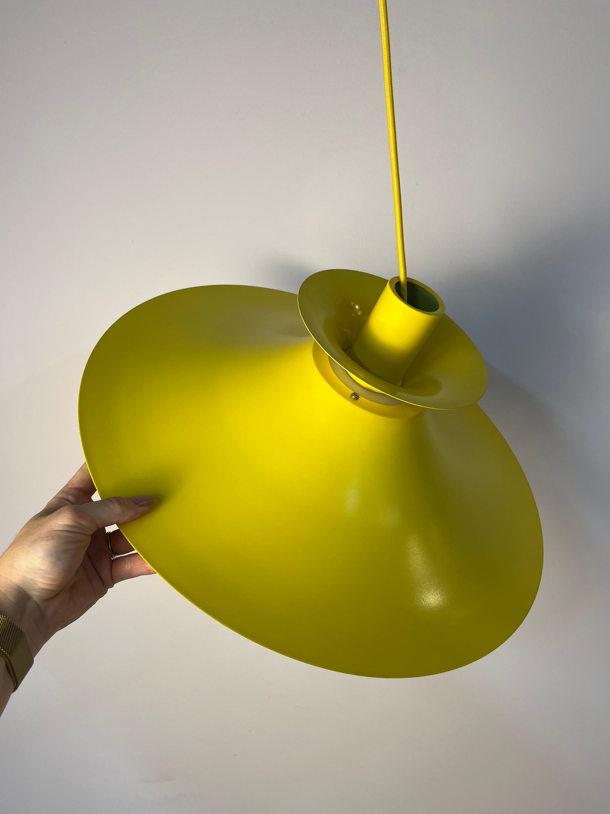 Lamellenlampe neu lackiert gelb aus Dänemark