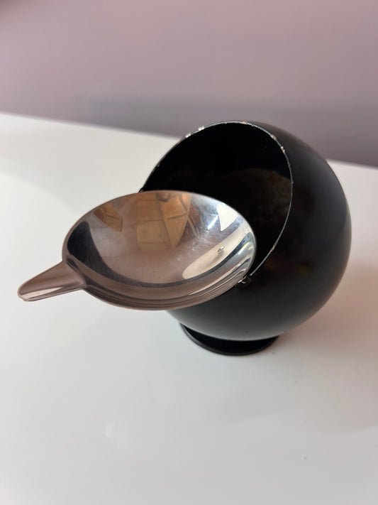 Kugelaschenbecher schwarz Chrom von Quist