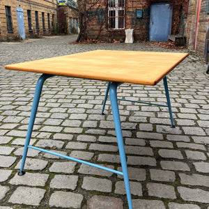 Esstisch Werktisch mit hellblauem Gestell