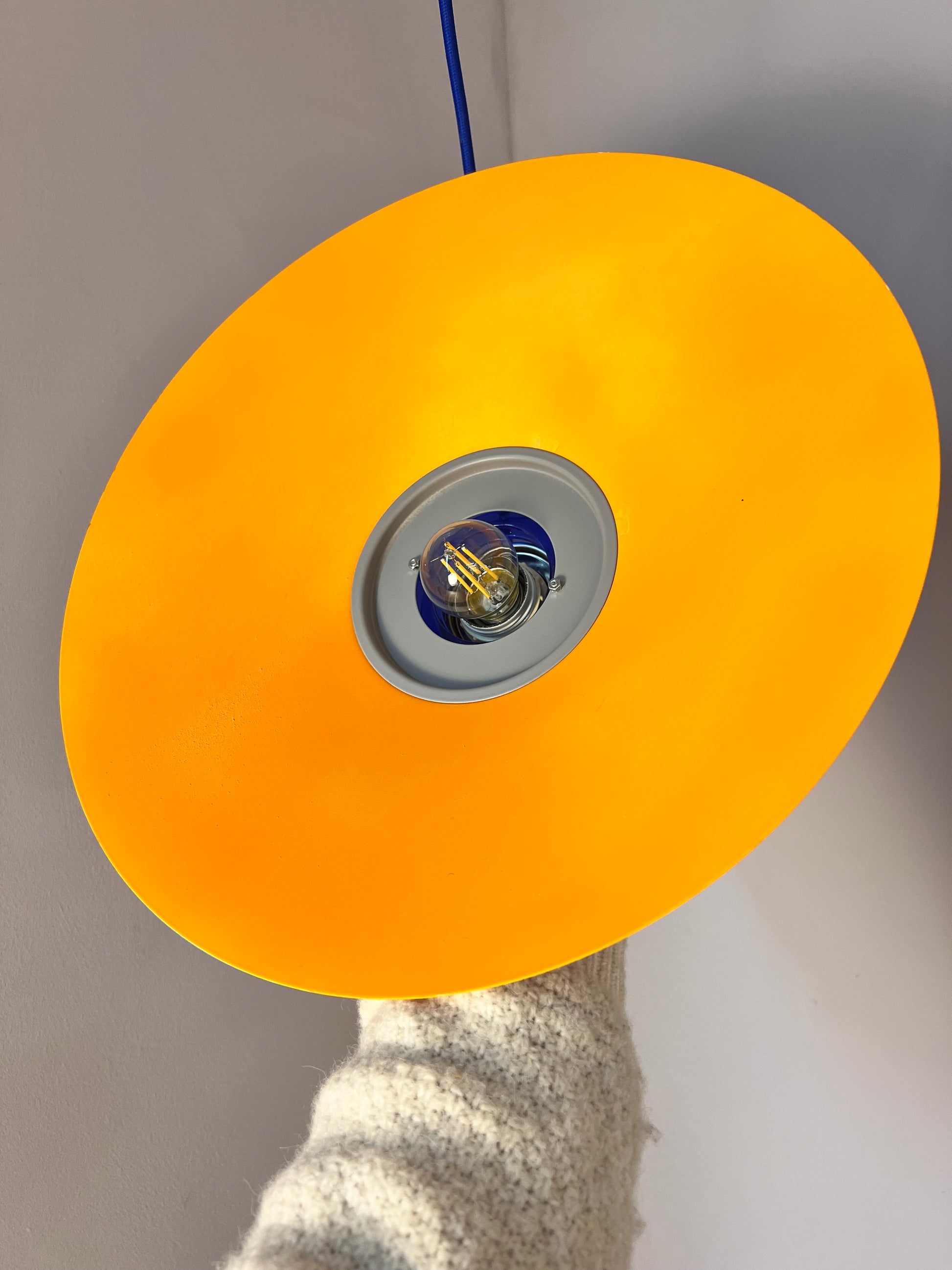 Hängelampe neu lackiert orange blau aus Dänemark