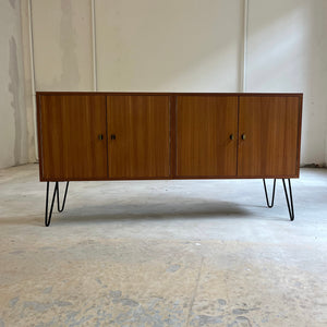 Sideboard Teak mit Flügeltüren & Messinggriffen