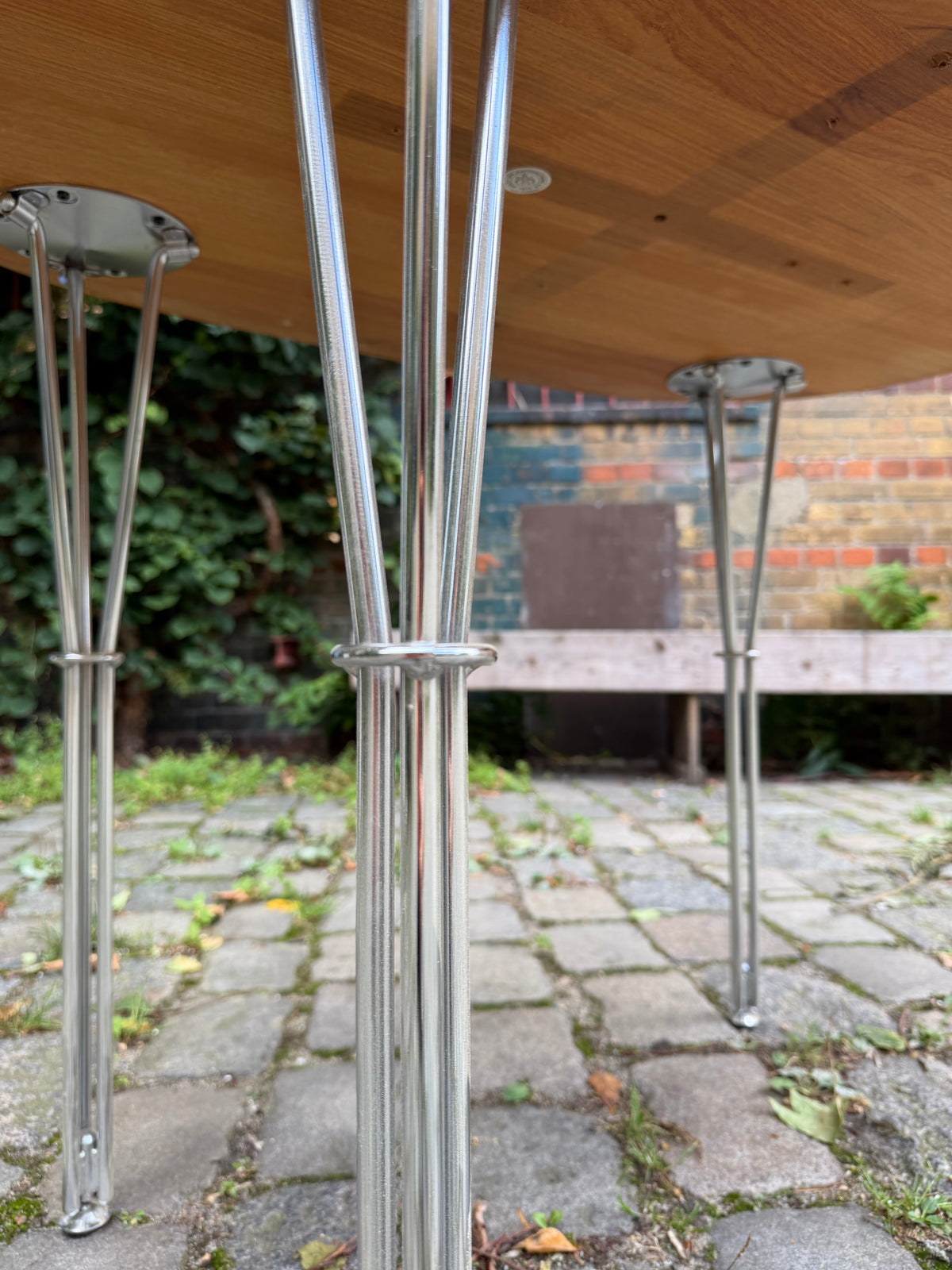 Esstisch Teak mit Hairpinlegs aus Dänemark