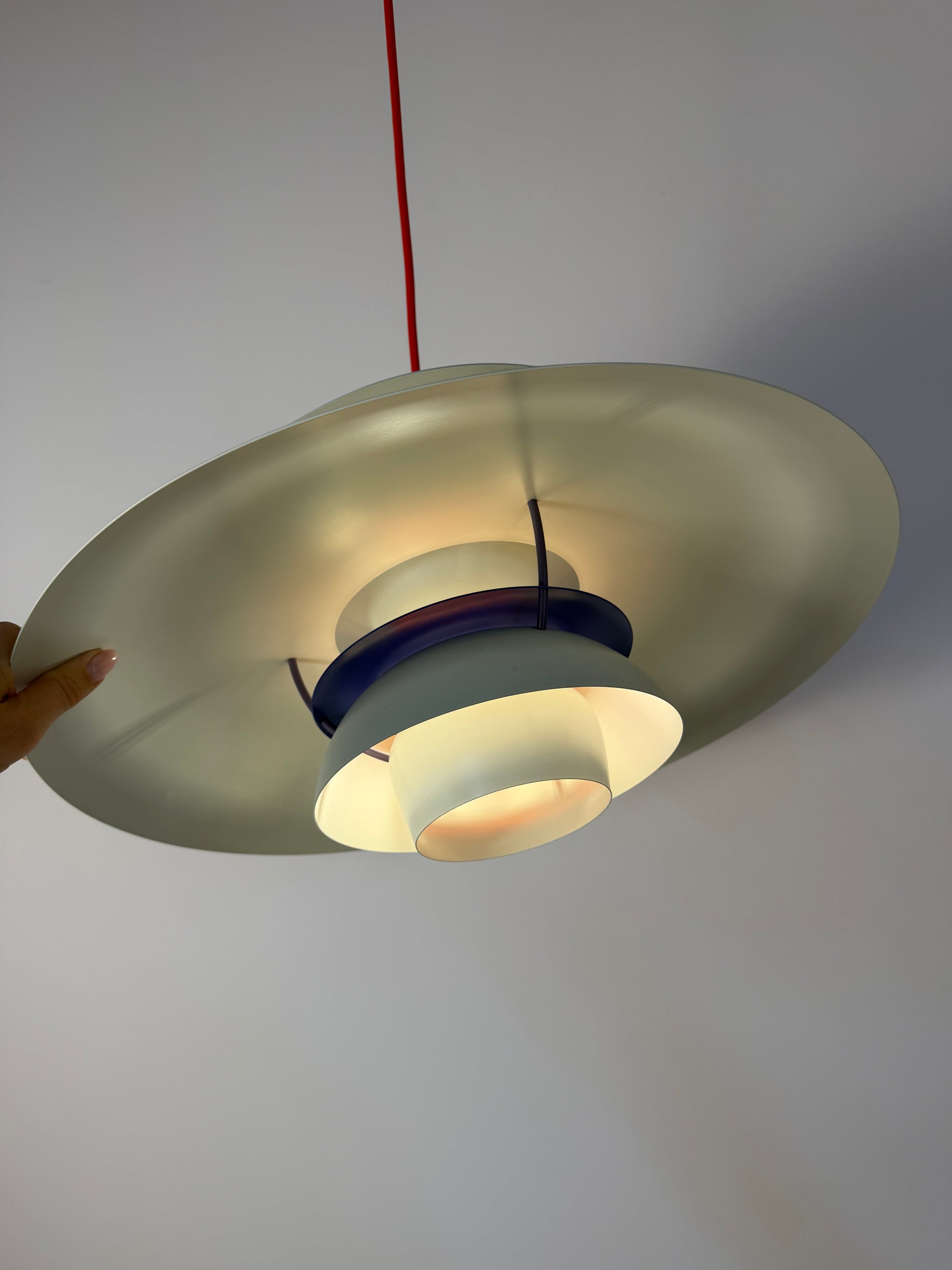 Lamellenlampe PH5 weiß von Poul Henningsen für Louis Poulsen