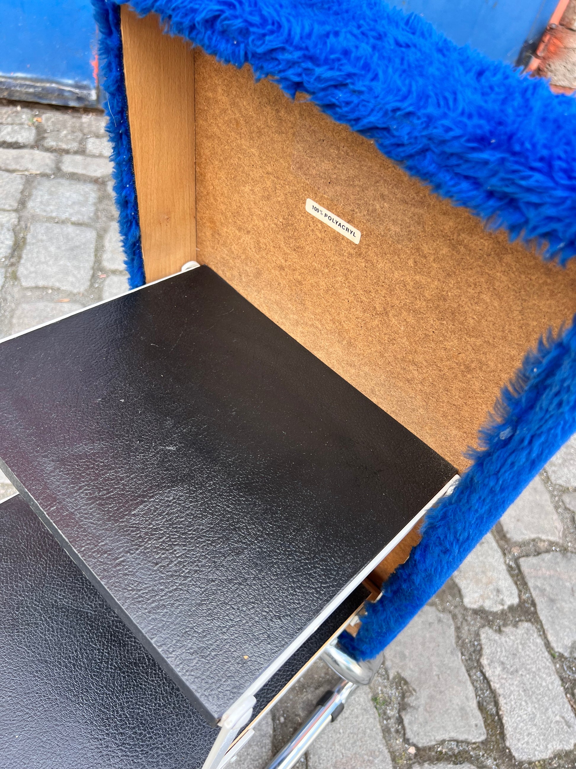 Hocker königsblau Chrom mit Tritt