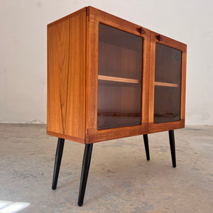 Kleine Vitrine Teak von H. W. Klein für Bramin