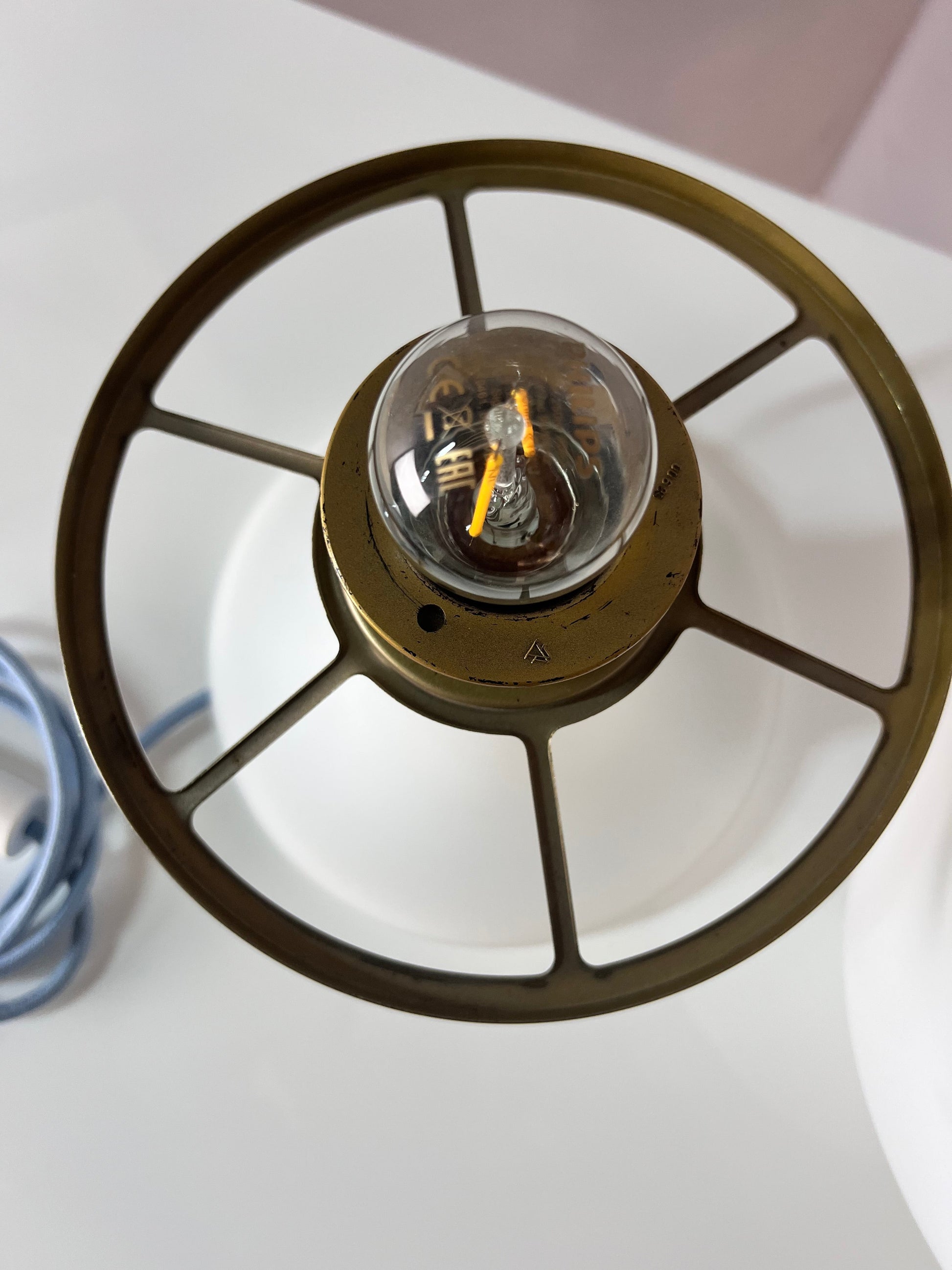 Mushroom Tischlampe weiß von Glashütte Limburg