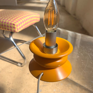 Tischlampe gelb Opalglas von Temde