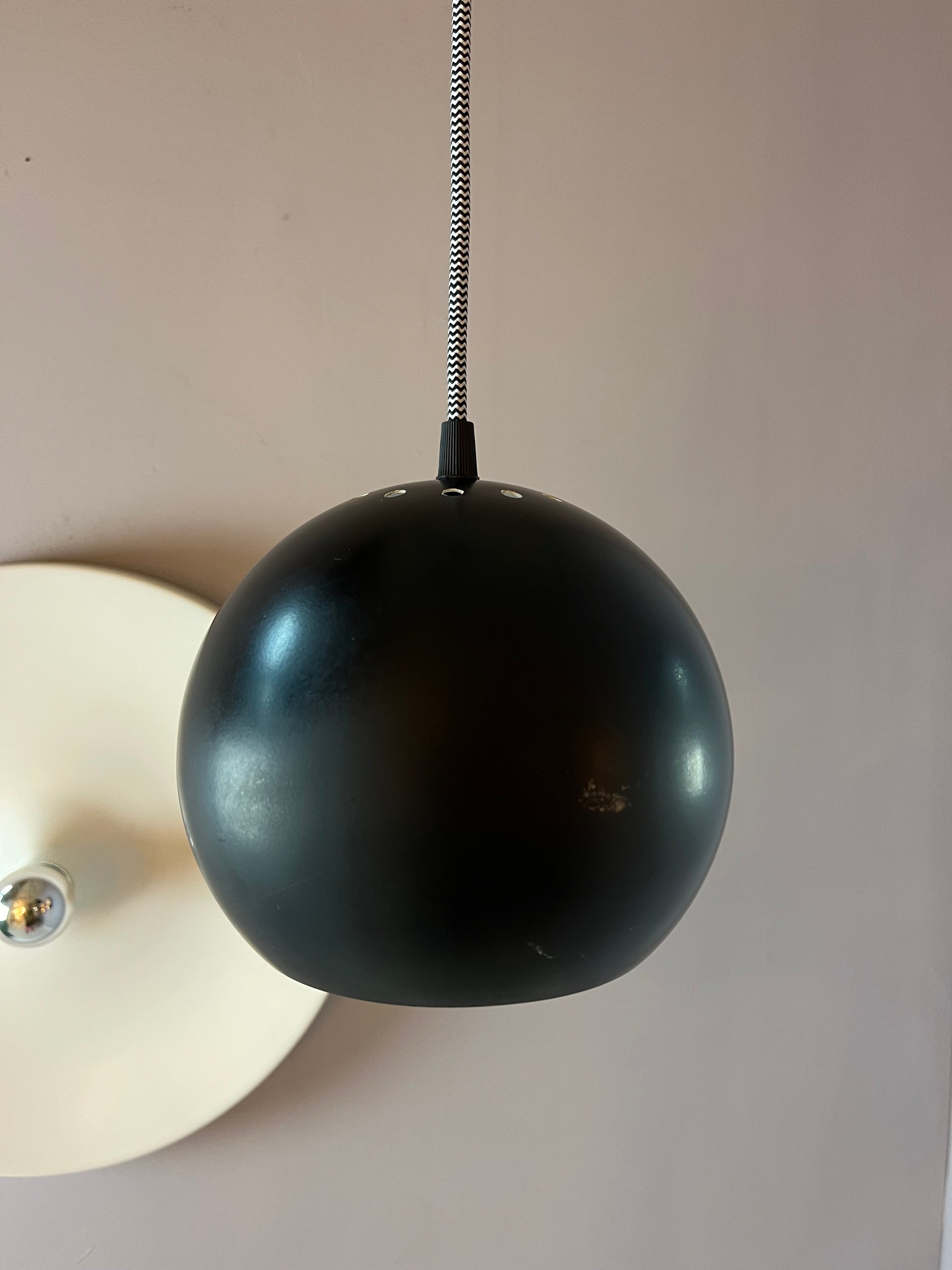 Kugellampe schwarz aus Dänemark