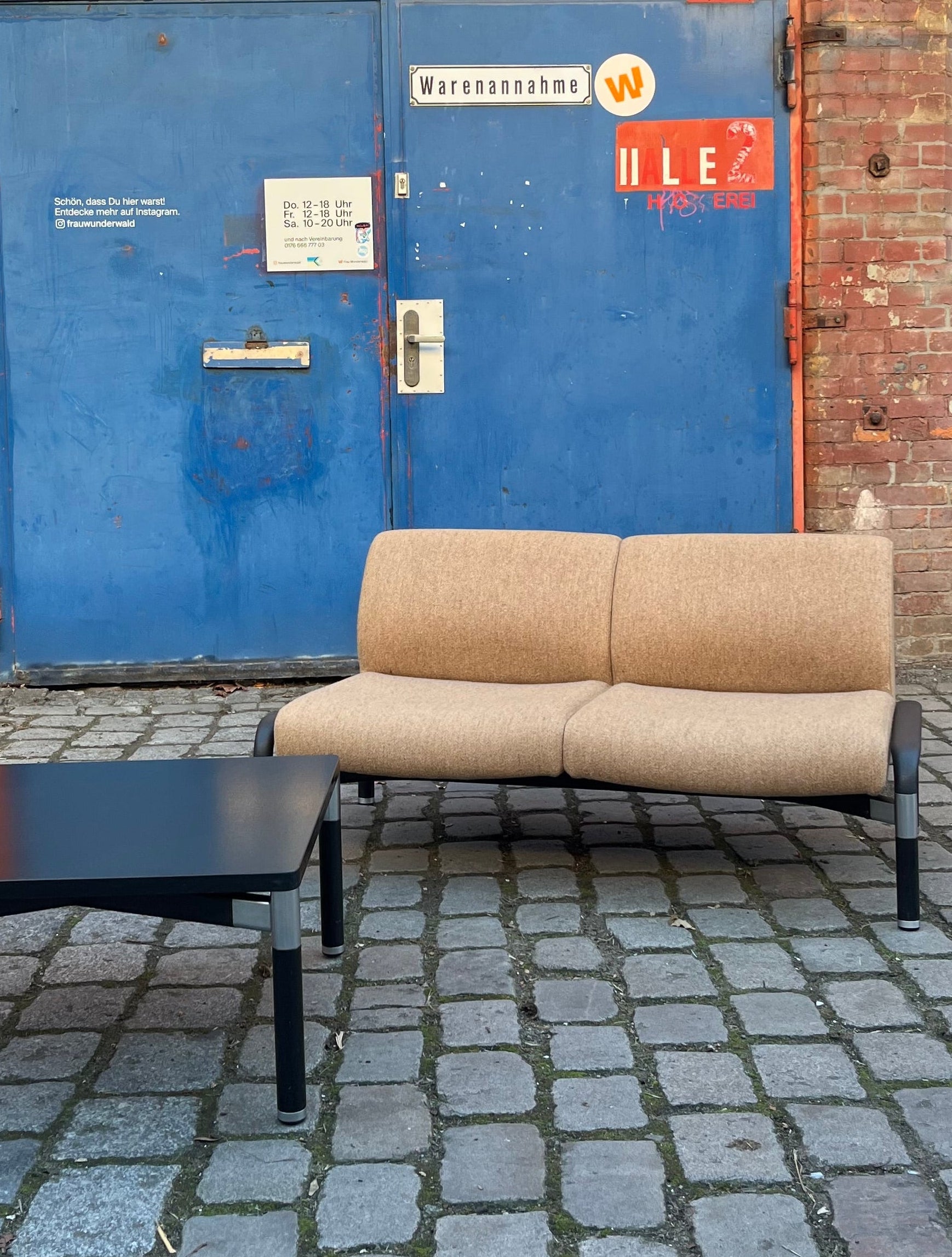 2-Sitzer Sofa 712/2 braun schwarz von Hans Peter Piehl für Wilkhahn