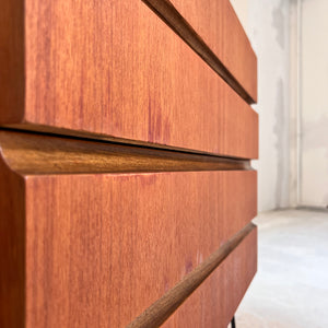 Kommode Teak auf Hairpinlegs von IDEE Möbel