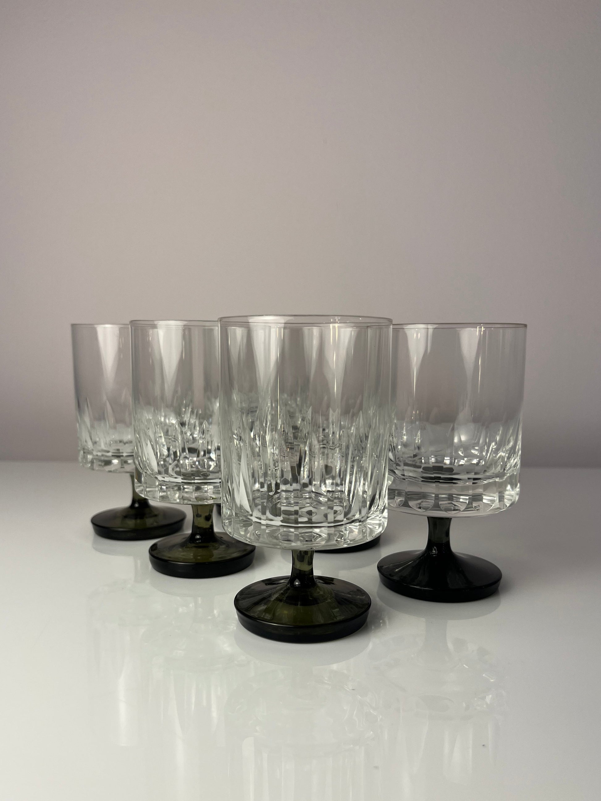 Set: 6x Weinglas mit grauem Sockel