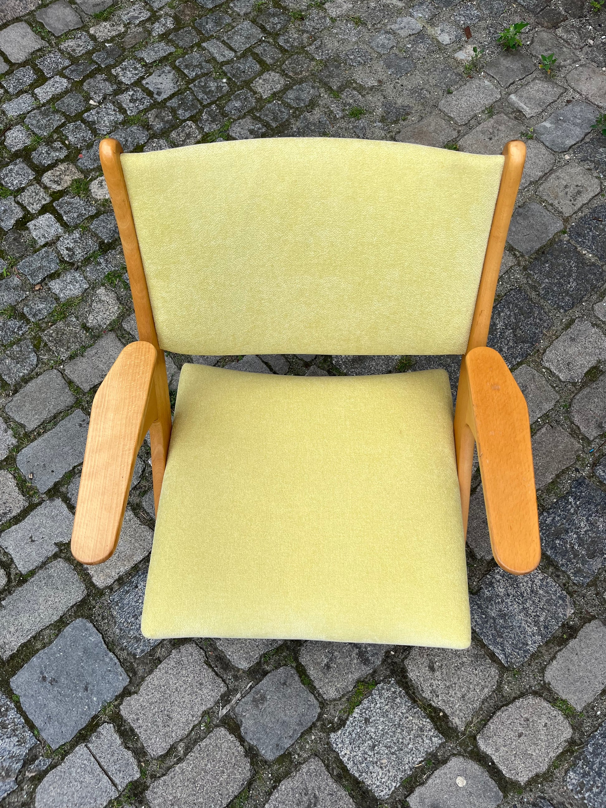 Sessel Z limettengrün neu gepolstert