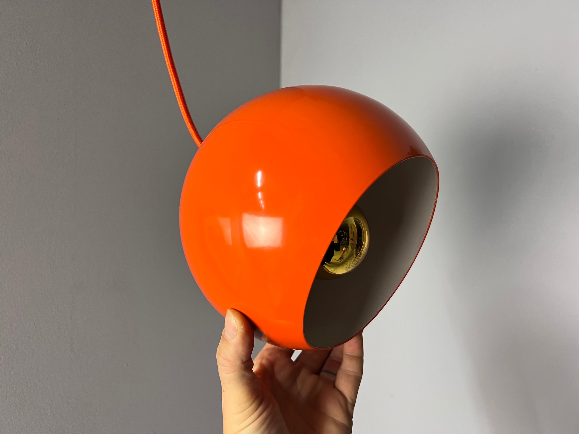 Kugellampe neu lackiert orange aus Dänemark