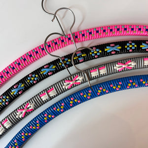 Set: 4x Kleiderbügel pink blau