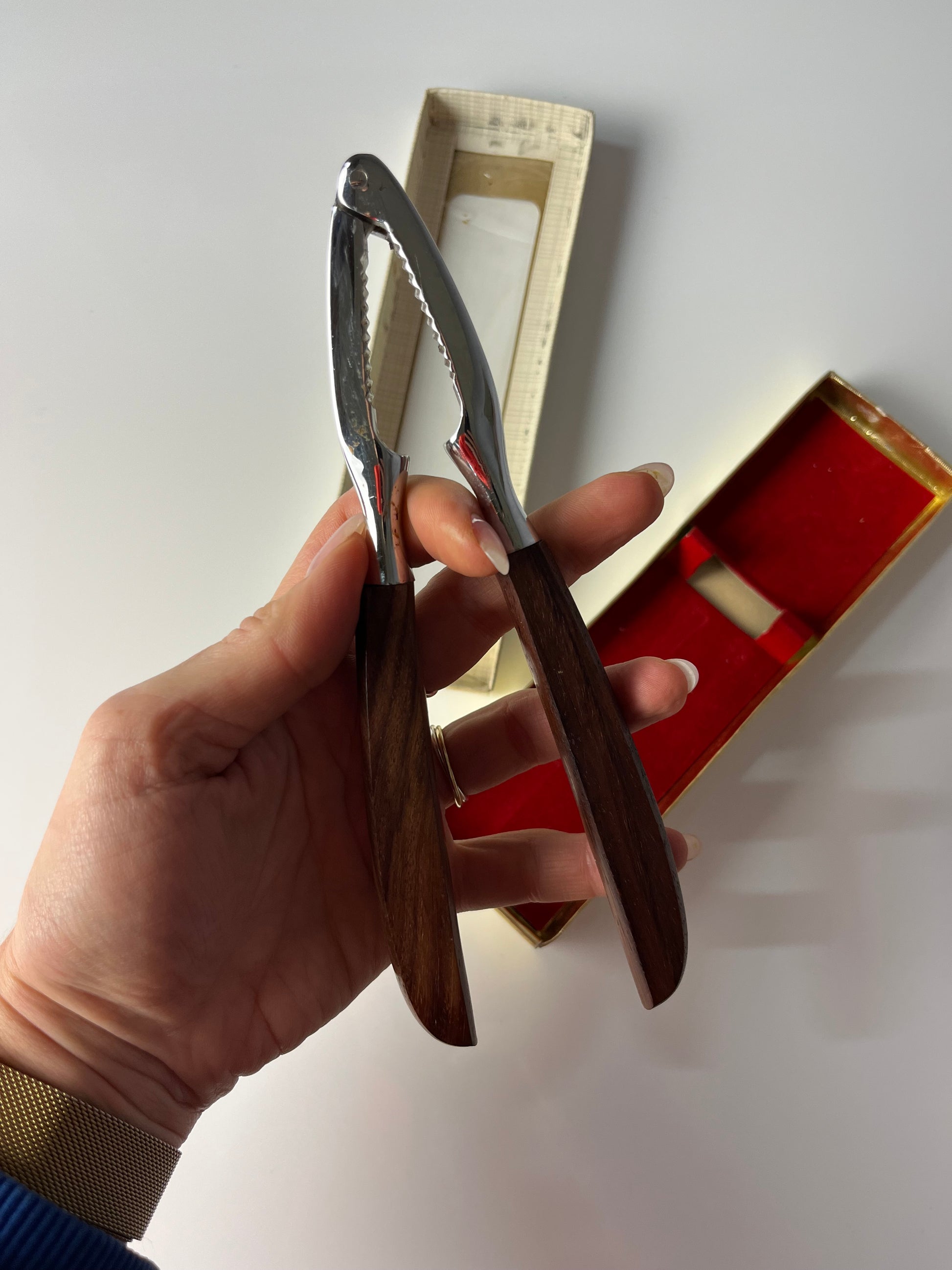 Nussknacker Teak in Originalverpackung