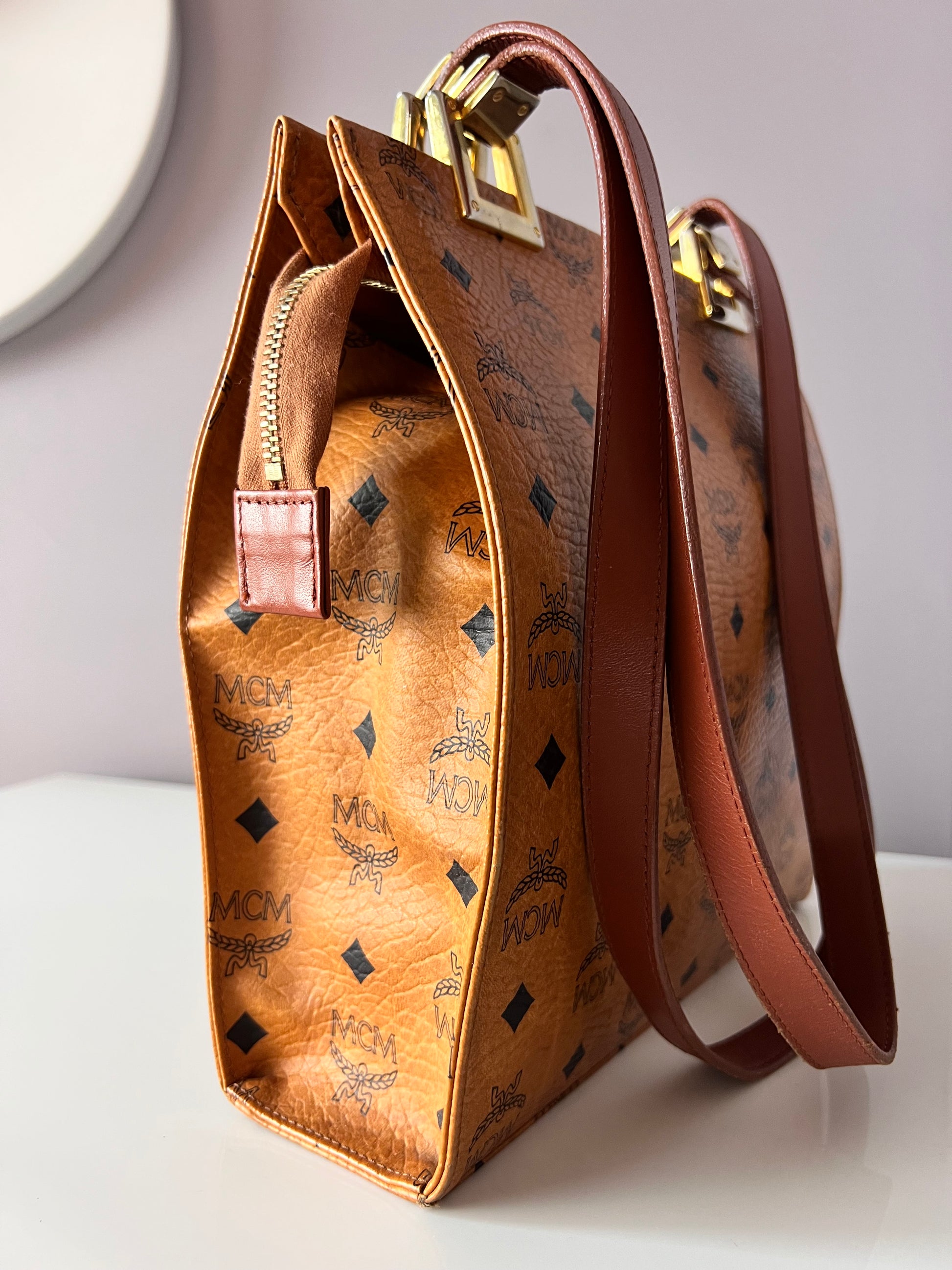 Vintage Designerhandtasche MCM Modell 02031
