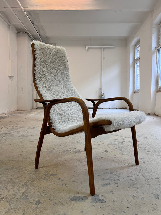 Sessel Lamino mit Fell von Yngve Ekström für Swedese