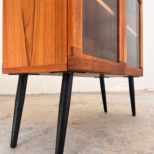 Kleine Vitrine Teak von H. W. Klein für Bramin