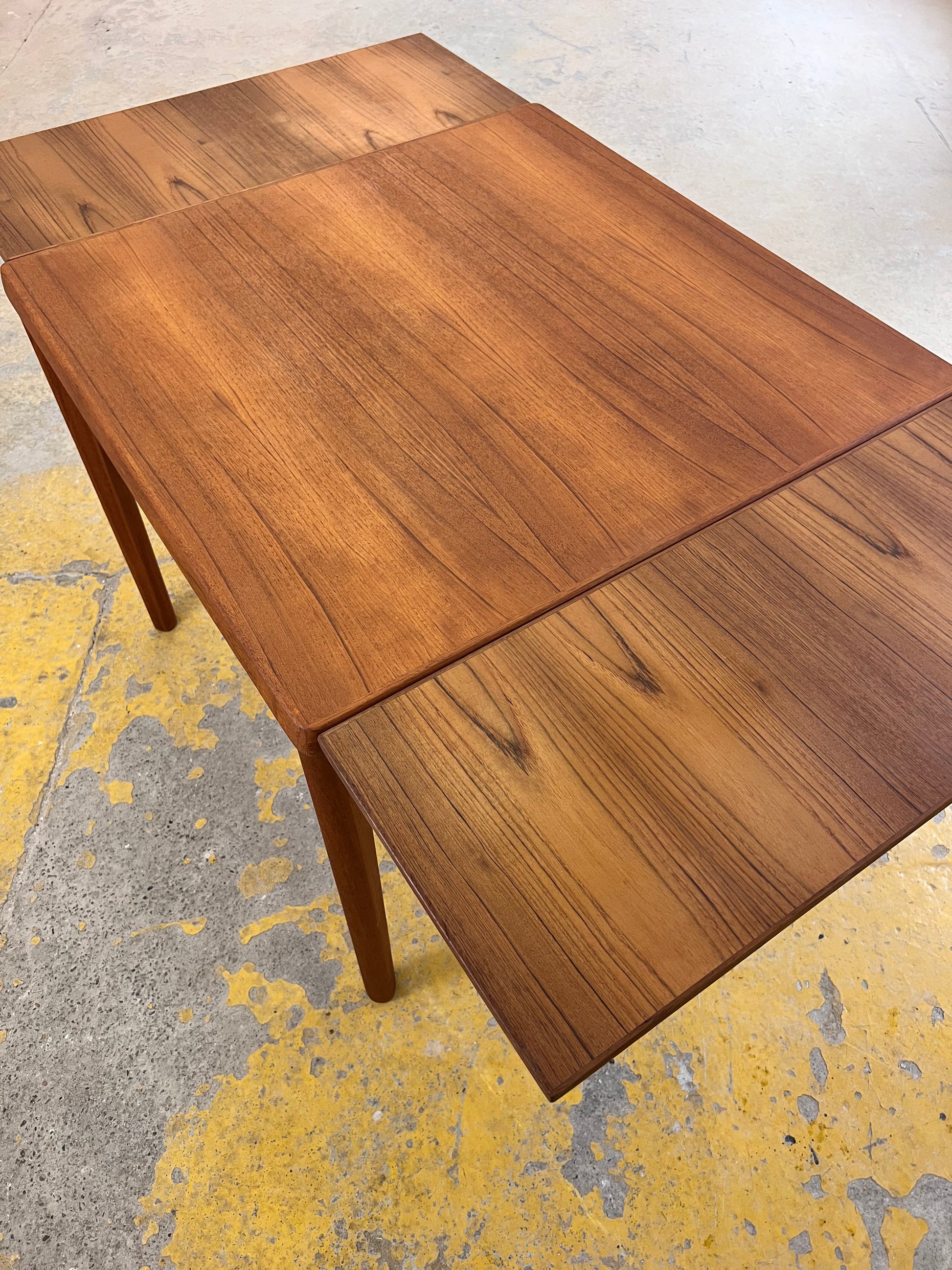 Ausziehbarer quadratischer Esstisch Teak von Vejle