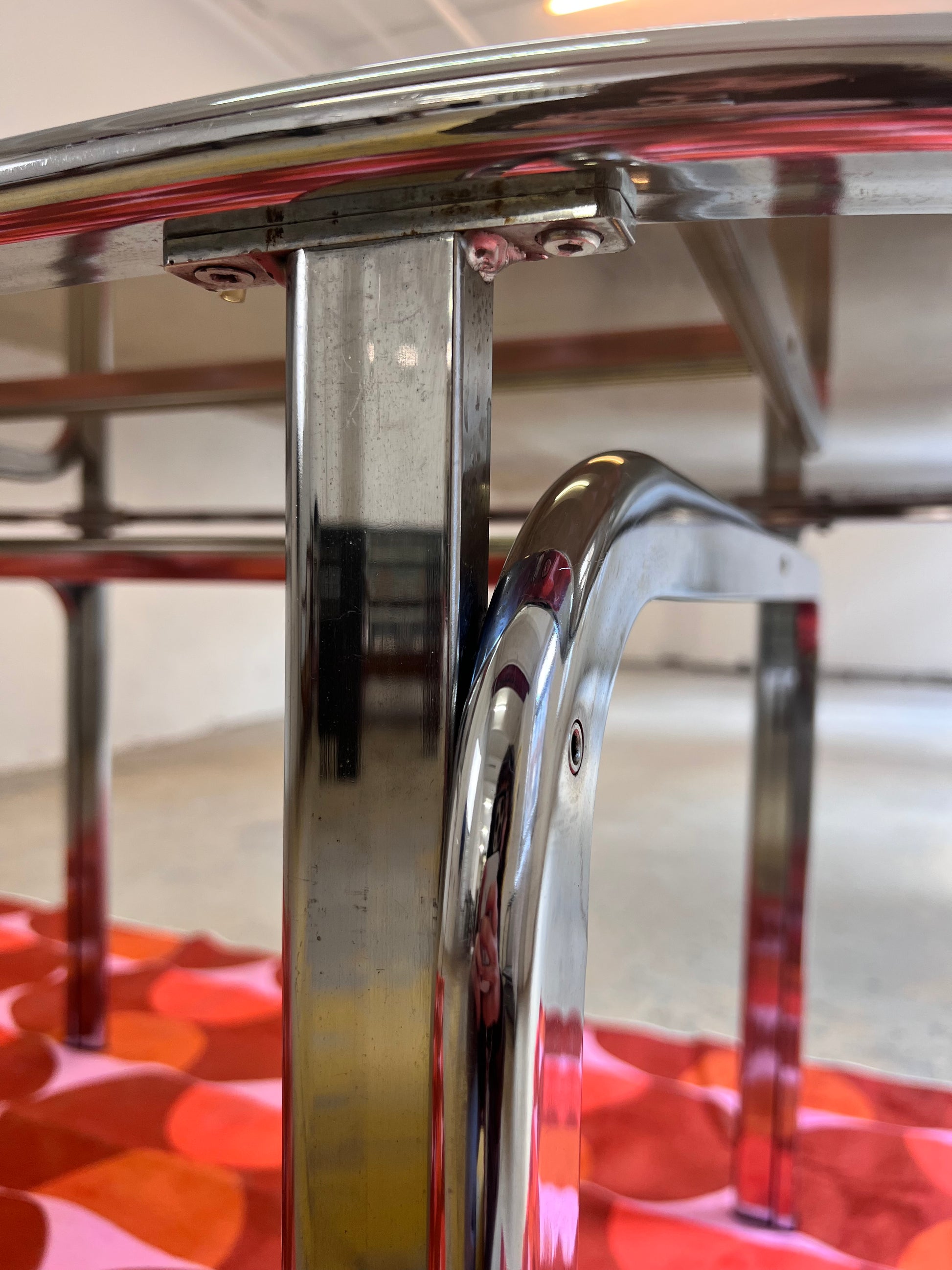 Ovaler Esstisch Rauchglas Chrom