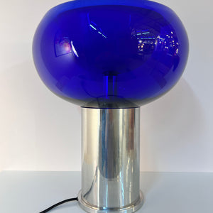 Tischlampe mit doppelwandigem Glasschirm königsblau von Doria