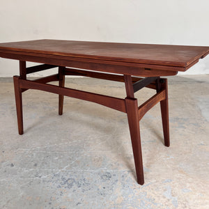 Höhenverstellbarer Couchtisch Teak mit Auszügen aus Dänemark
