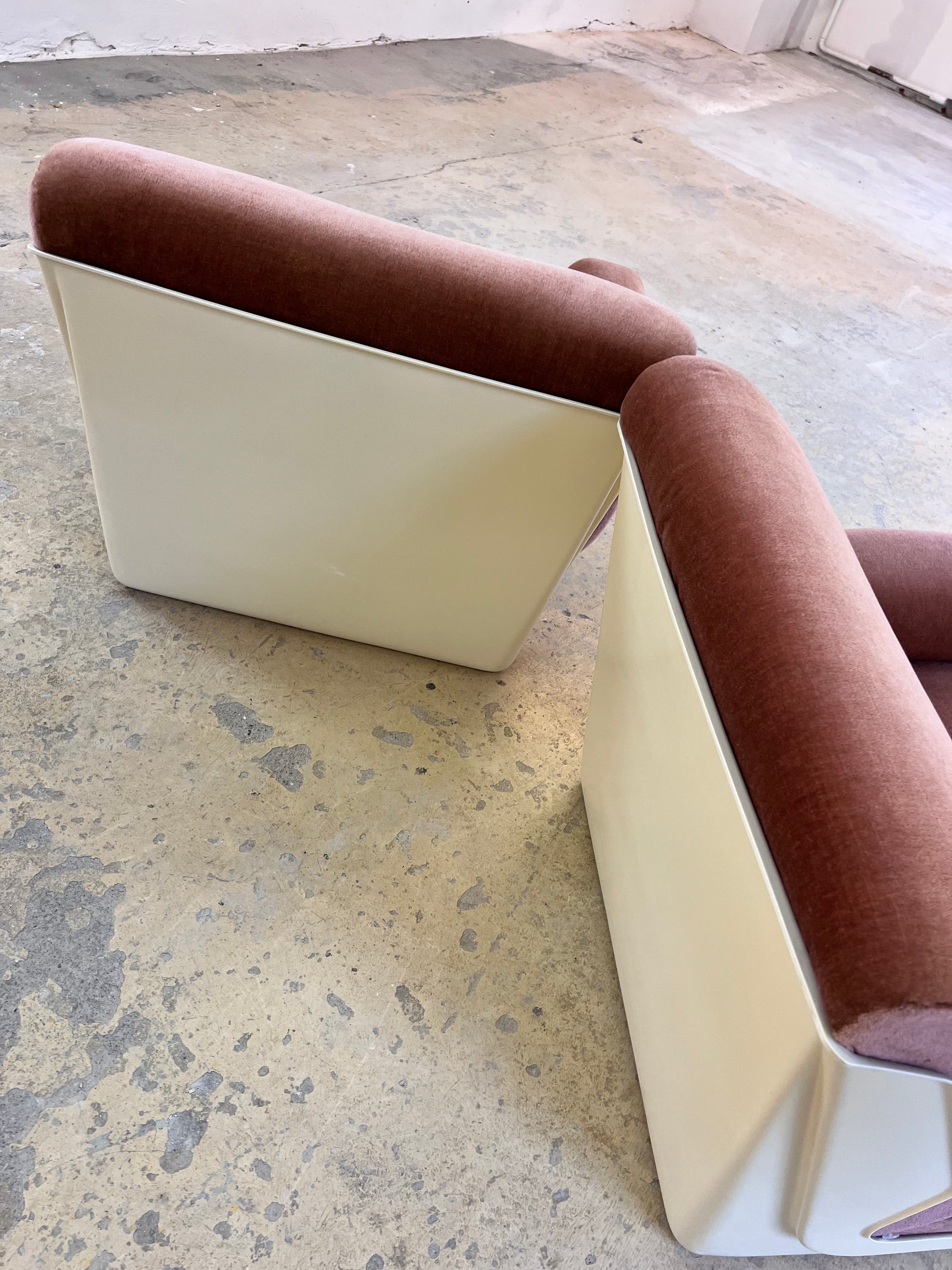 Modularer Schalensessel rosa Samt & Kunststoff