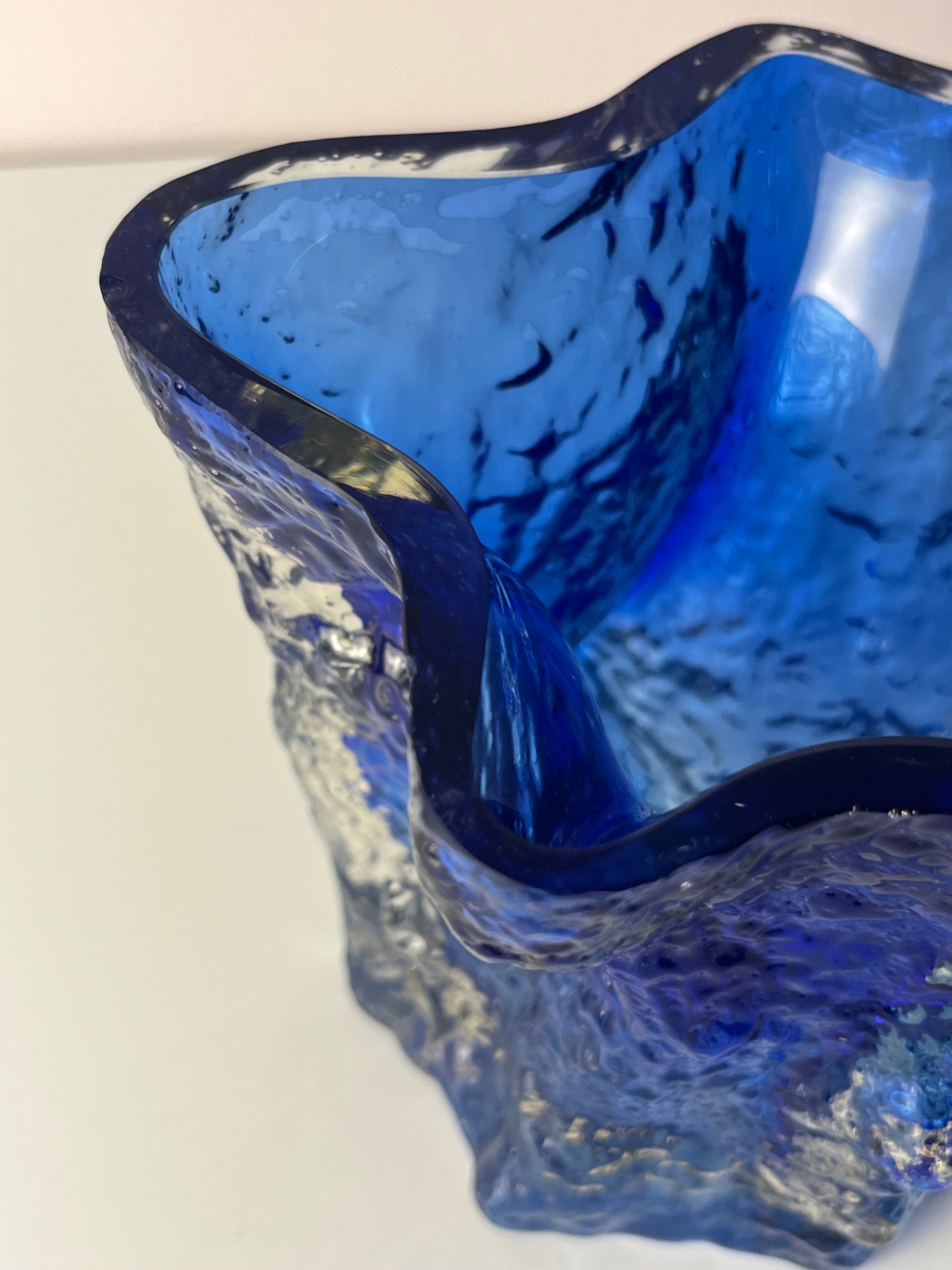 Vase blau Glas von Kai Blomqvist für Riihimaki / Riihimaen Lasi Oy