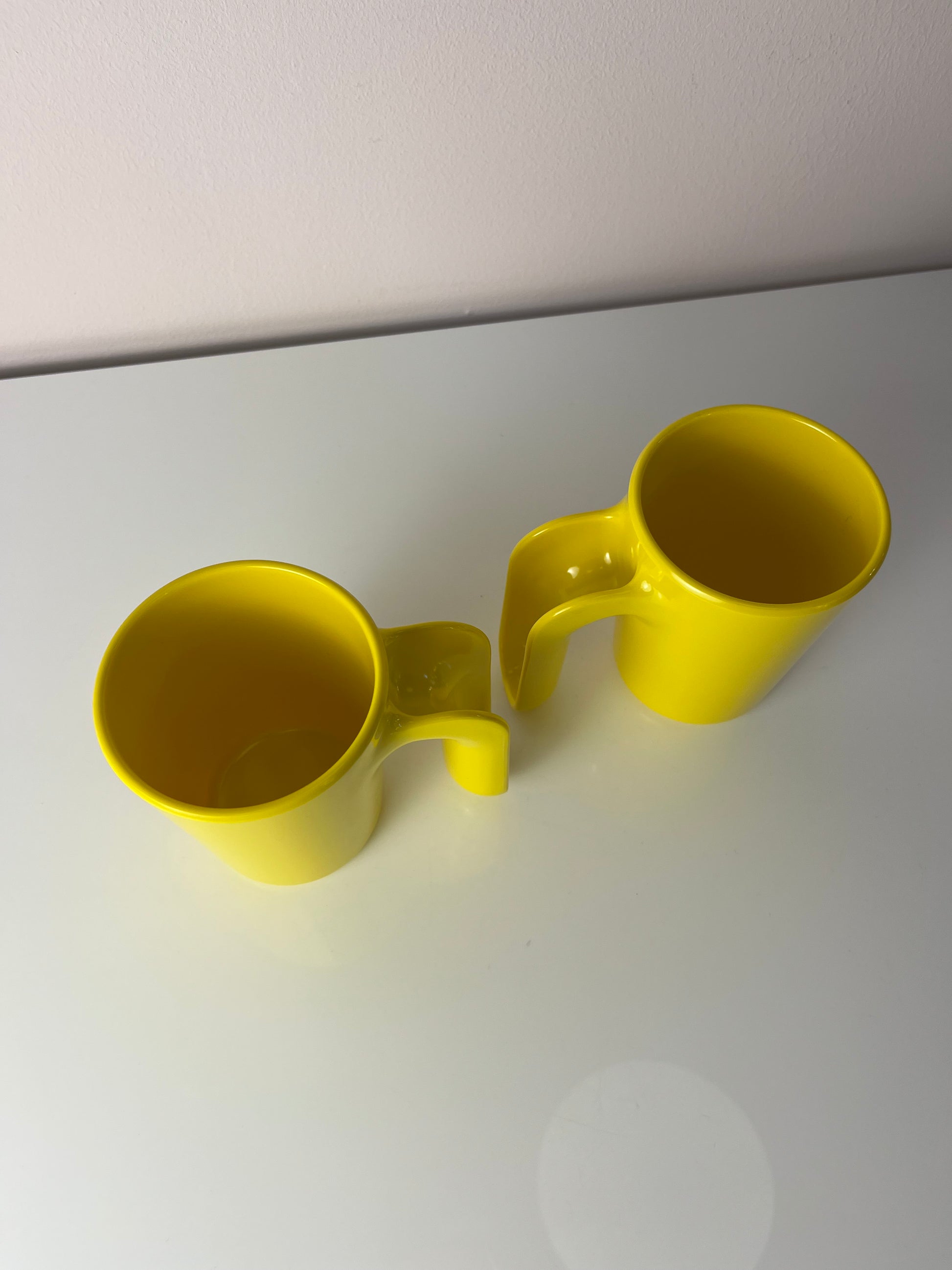 Set: 2x Tasse gelb von Ole Jensen für Room Copenhagen