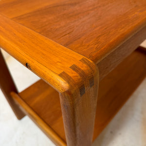 Beistelltisch Teak mit Schubladen & Ablage aus Dänemark