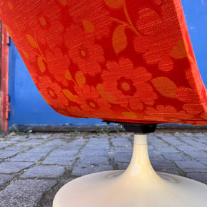 Sessel mit Tulpenfuß orange creme 70er