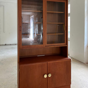 Vitrine Teak mit Schiebetüren von Hundevad