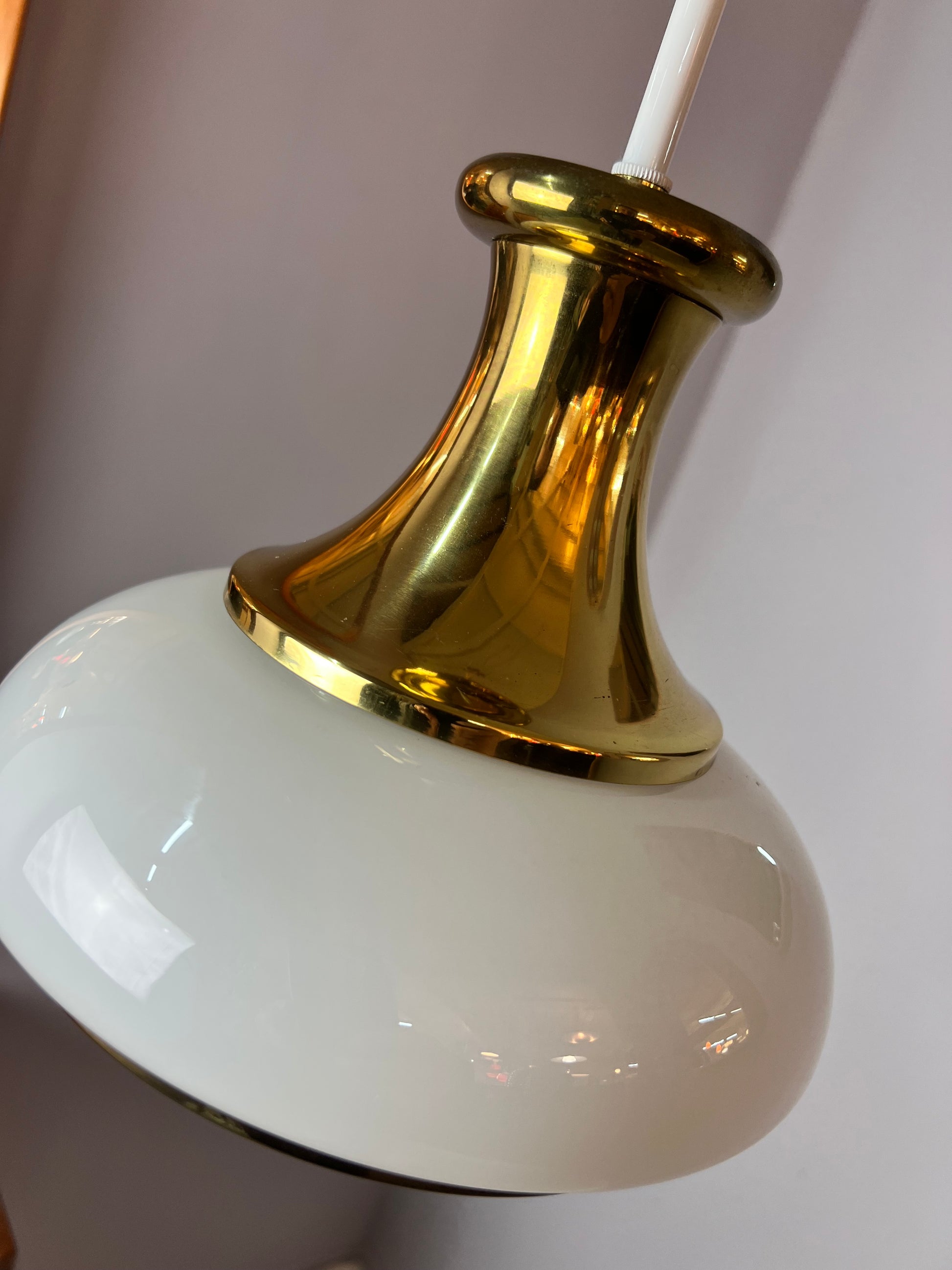 Hängelampe Opalglas Messing