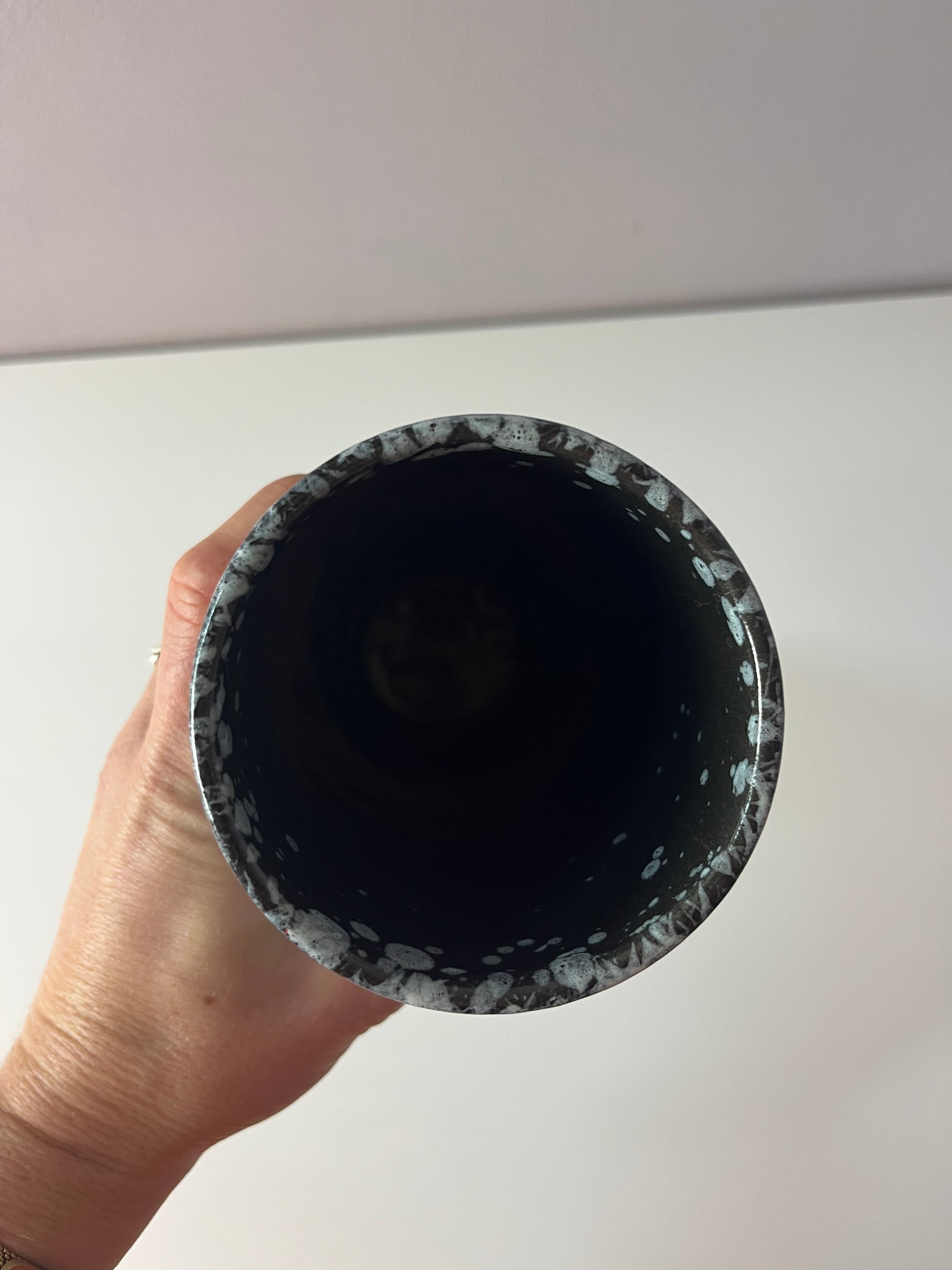 Vase 896/0 rot weiß von Strehla Keramik