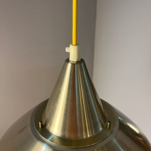 Lamellenlampe Silber Messing mit gelbem Innenleben von Granhaga