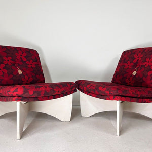 Sessel Flowerpower rot weiß mit Blumenmuster