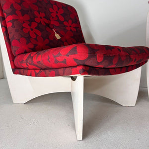 Sessel Flowerpower rot weiß mit Blumenmuster
