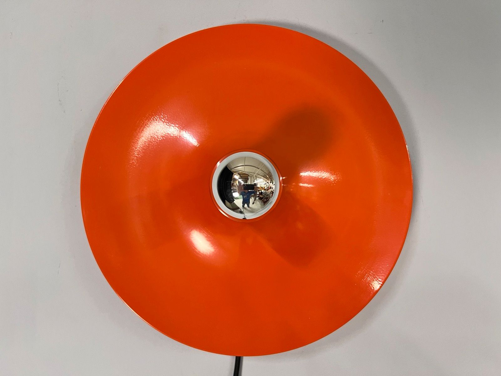 Wandlampe Diskus orange 35 cm von Charlotte Perriand für Honsel