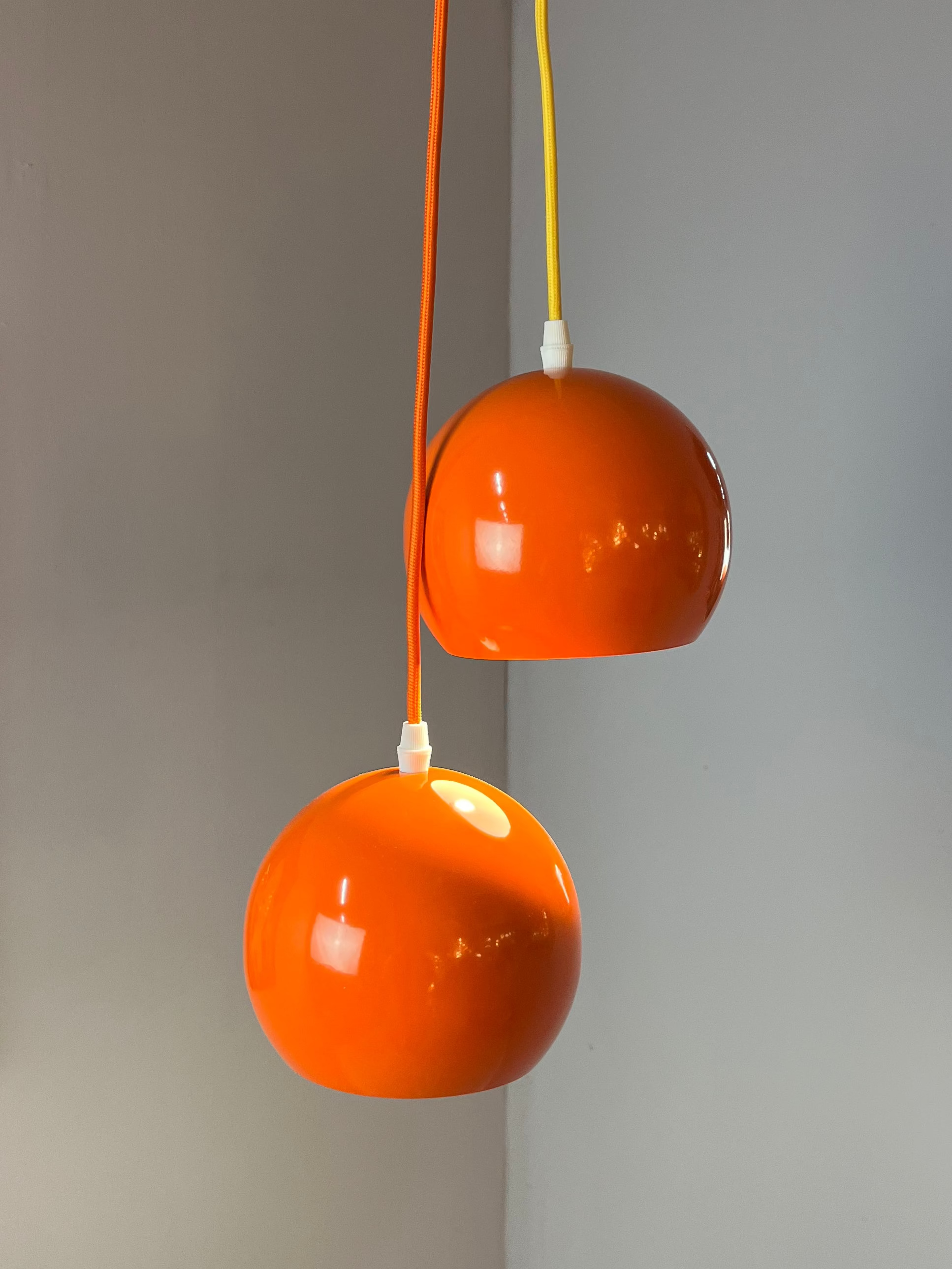 Kugellampe neu lackiert orange aus Dänemark