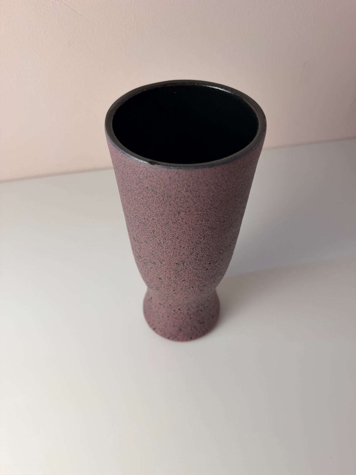 Vase lila von Siegfried Gramann für Töpferhof Römhild