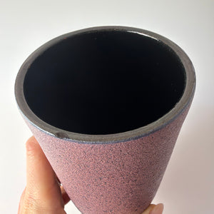 Vase lila von Siegfried Gramann für Töpferhof Römhild