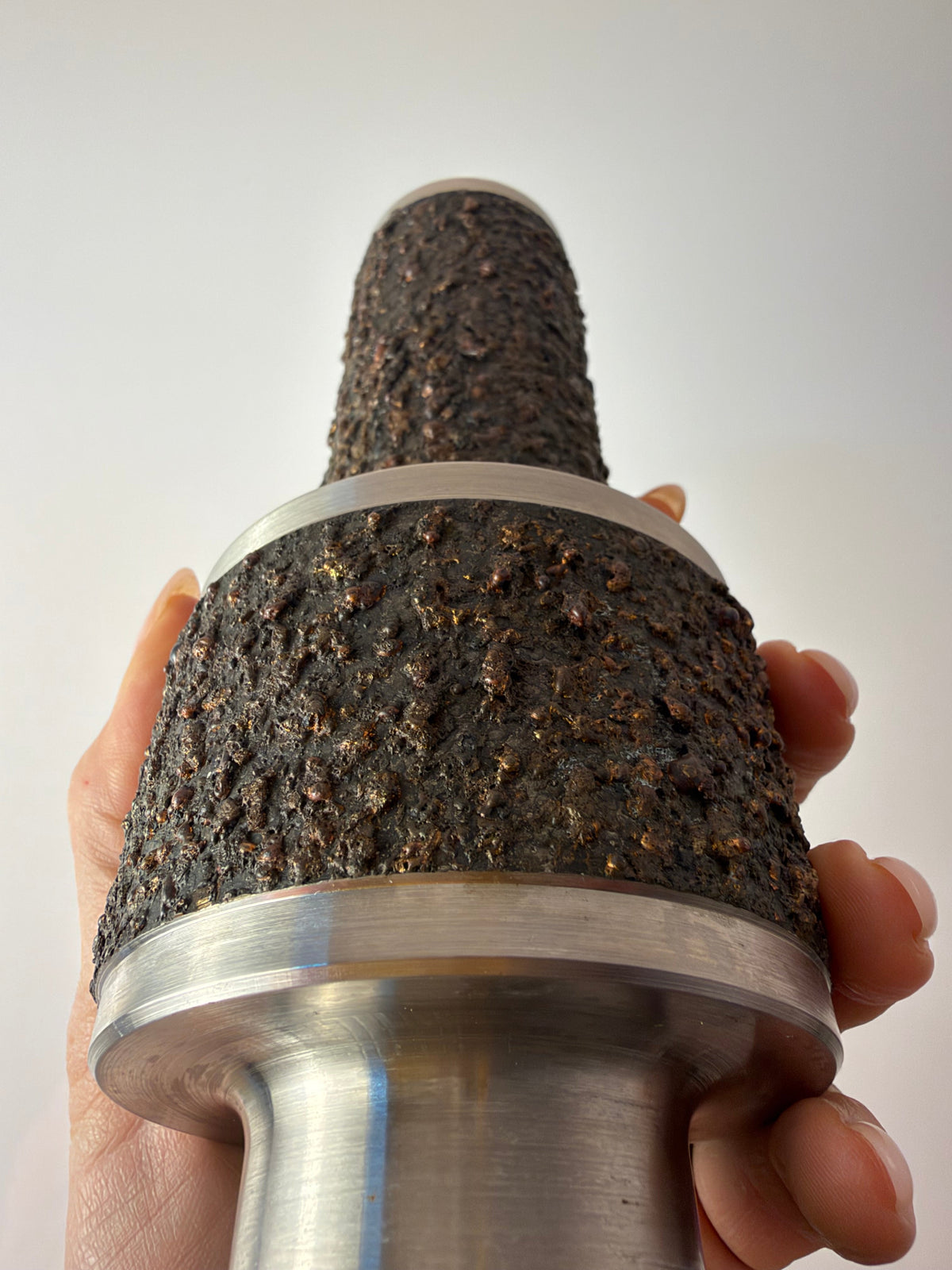 Brutalistische Vase silber braun