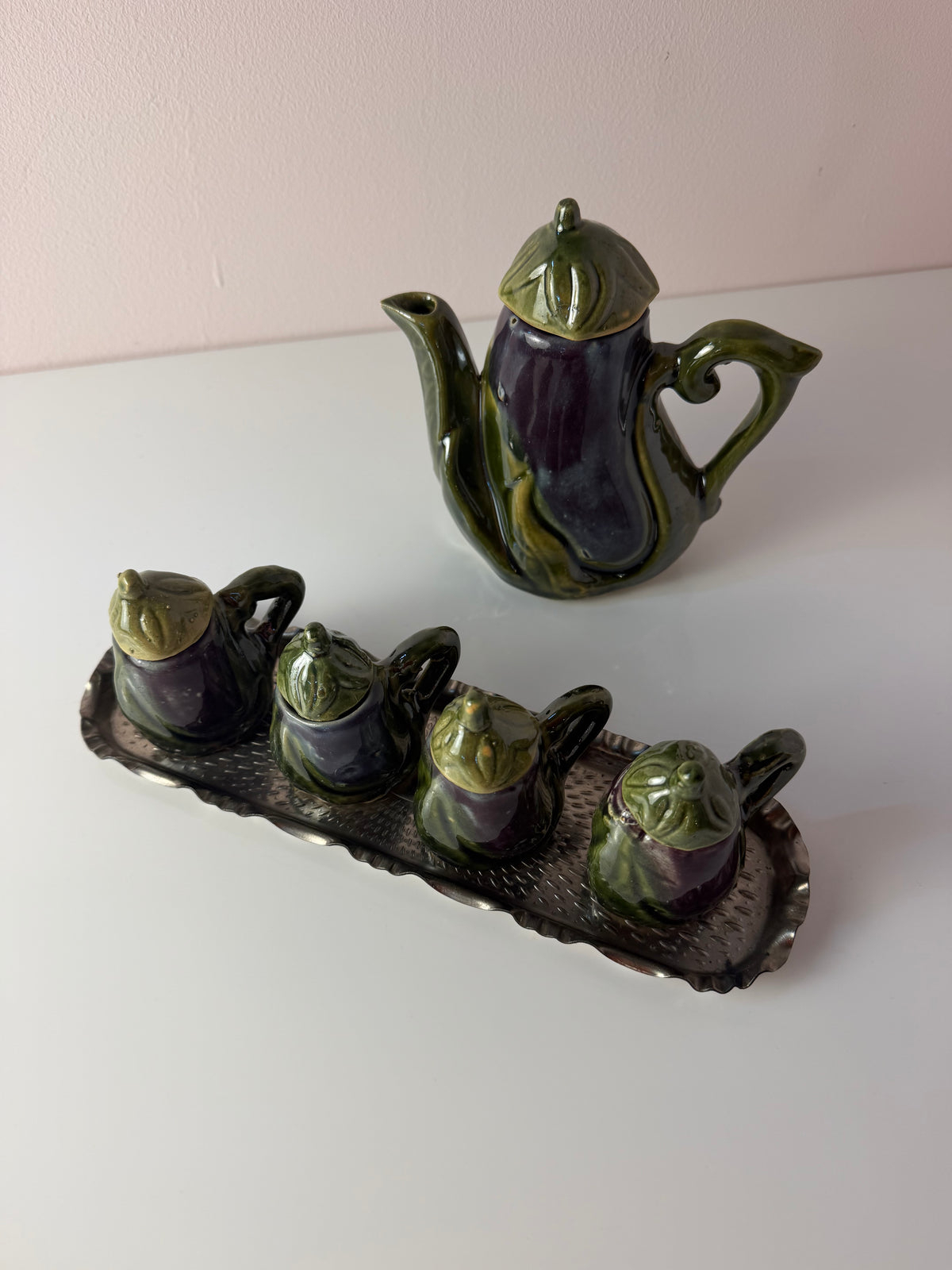 Set: Kanne & 4 Tassen in Auberginenform für Likör