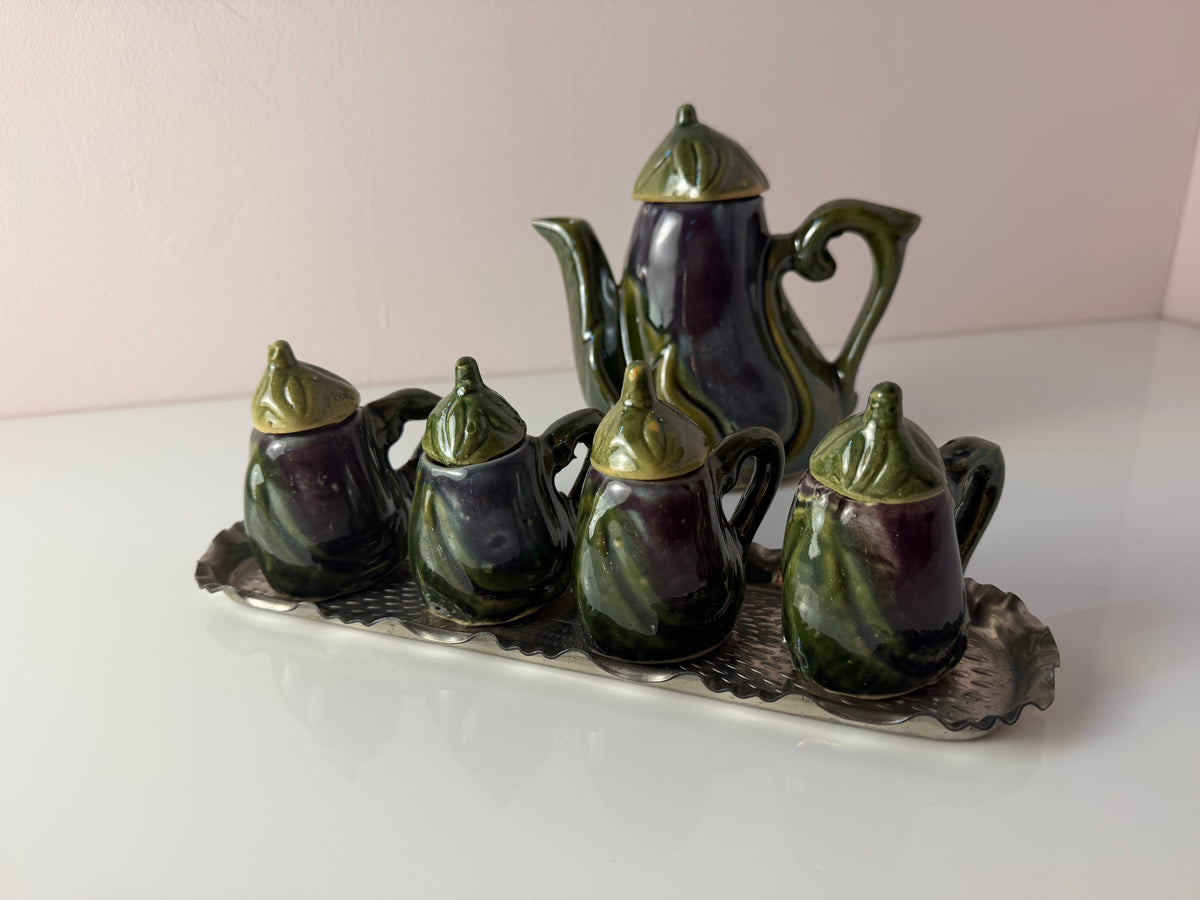 Set: Kanne & 4 Tassen in Auberginenform für Likör