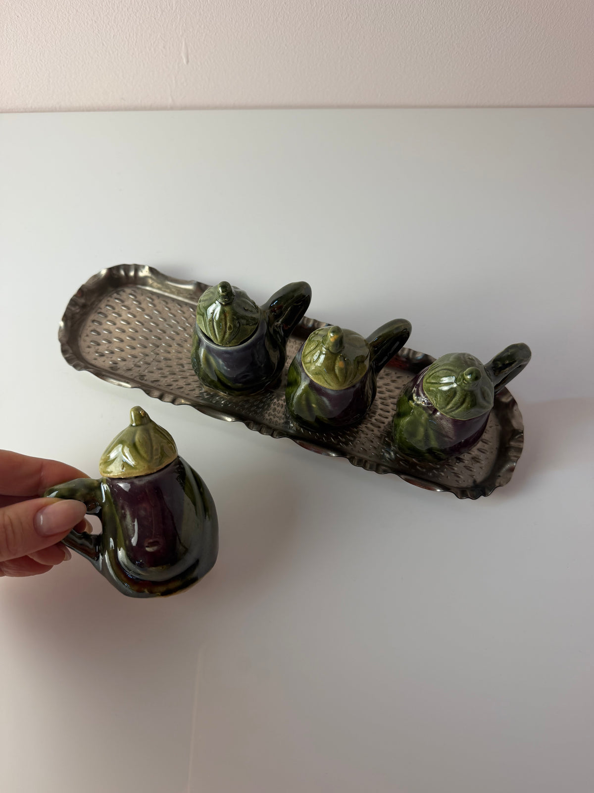 Set: Kanne & 4 Tassen in Auberginenform für Likör