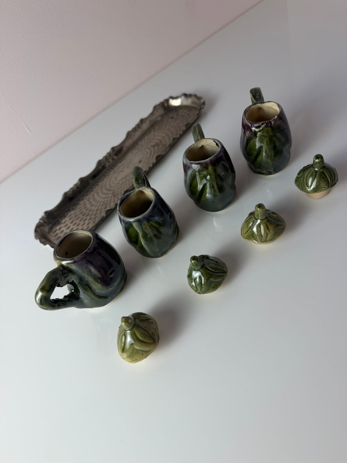 Set: Kanne & 4 Tassen in Auberginenform für Likör