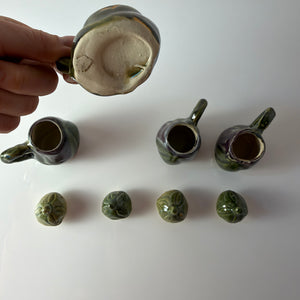 Set: Kanne & 4 Tassen in Auberginenform für Likör