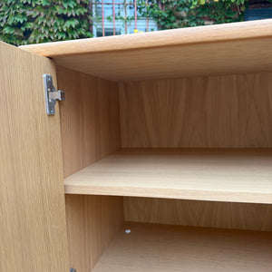 Schrank Eiche mit neuen Chromfüßen von WK Möbel