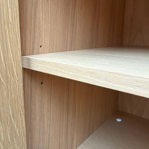 Schrank Eiche mit neuen Chromfüßen von WK Möbel